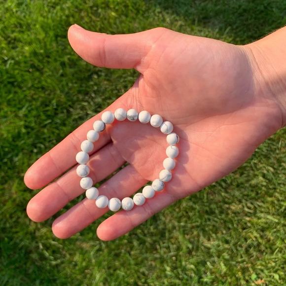 Matte White Howlite Crystal Bracelet (8mm beads) - Picture 1 of 5